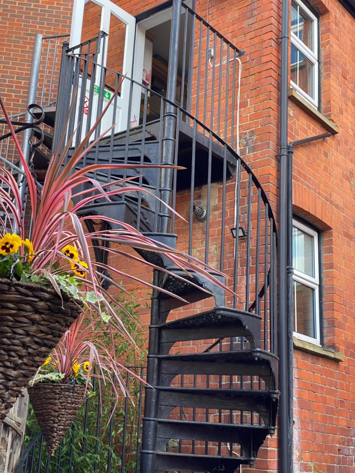 Deluxe Three Bed Bnb In Henley-On-Thames Near Station River & Town Centre Экстерьер фото