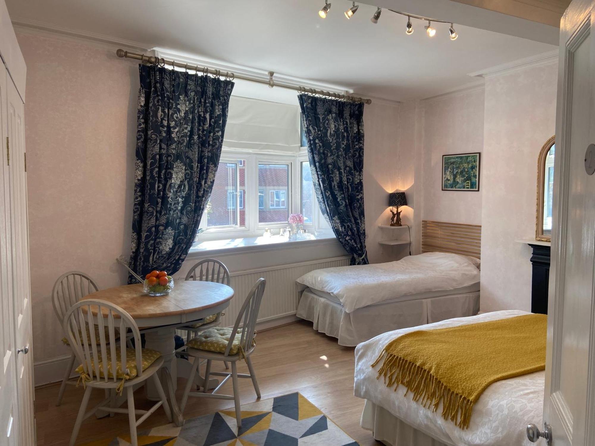 Deluxe Three Bed Bnb In Henley-On-Thames Near Station River & Town Centre Экстерьер фото